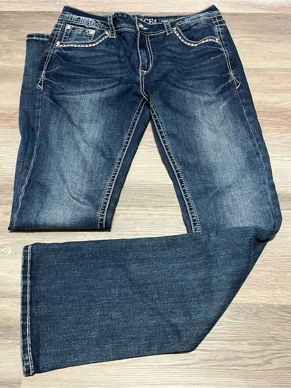 Grace in LA Dark Blue Sz 30 Bootcut Jeans with Embroidered Pocket Detail 32x32 - Picture 3 of 16